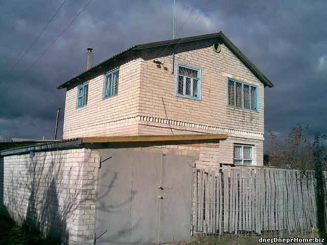 Дом в пос. Кировское (дача), дом 80 общ. кирпич - фото 1